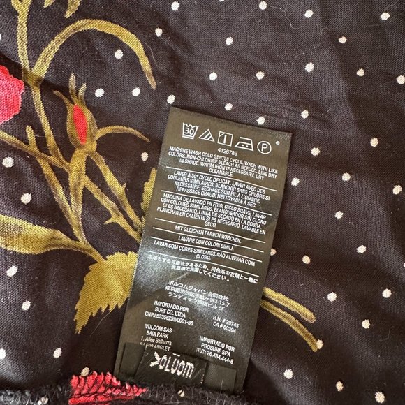 NWT Volcom Button Front Black Floral Polka Dot Dress - Picture 4 of 4
